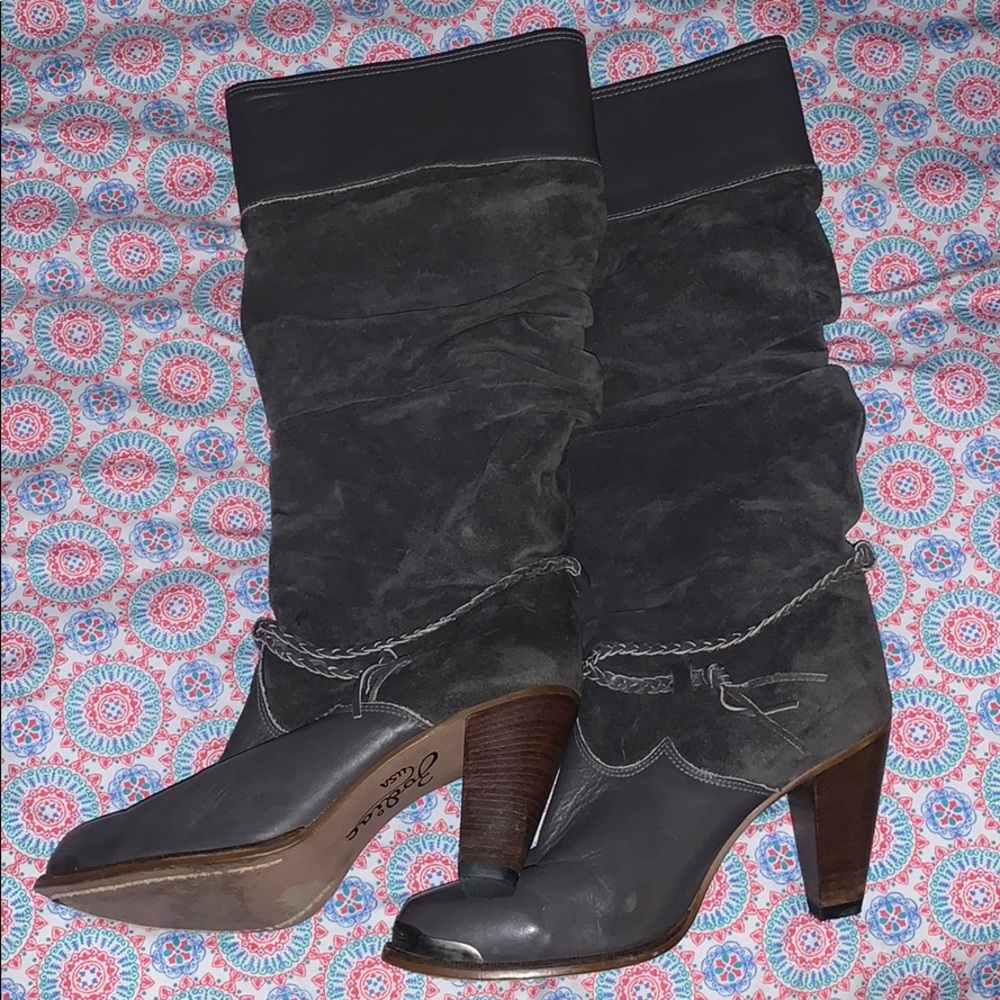 8.5 boots, worn less than 5 times!
